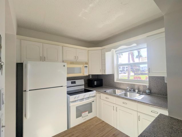 60 Andover C, West Palm Beach, FL 33417