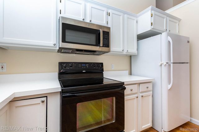 2521 Country Village Court, Ann Arbor, MI 48103