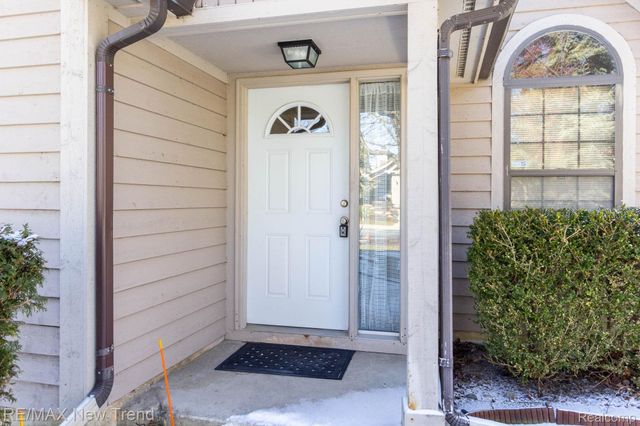 2521 Country Village Court, Ann Arbor, MI 48103