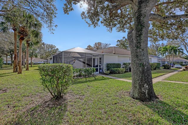 3704 Water Oak Court, Palm Beach Gardens, FL 33410