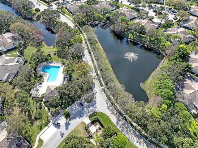 3704 Water Oak Court, Palm Beach Gardens, FL 33410
