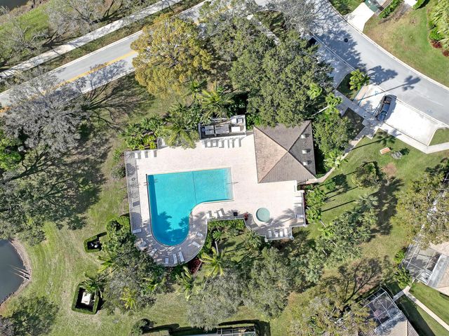 3704 Water Oak Court, Palm Beach Gardens, FL 33410