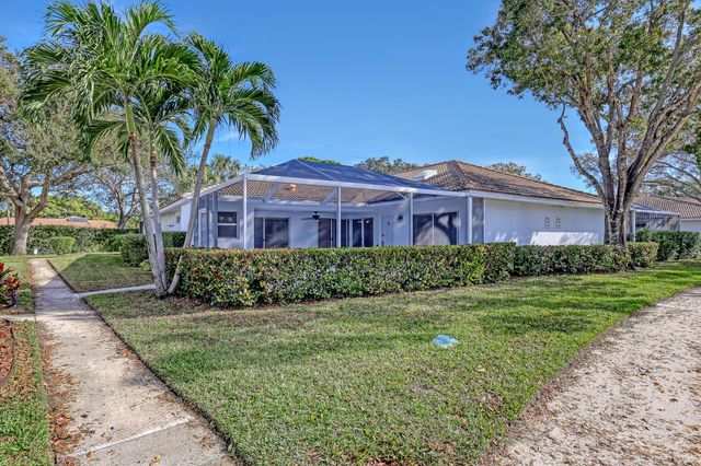 3704 Water Oak Court, Palm Beach Gardens, FL 33410