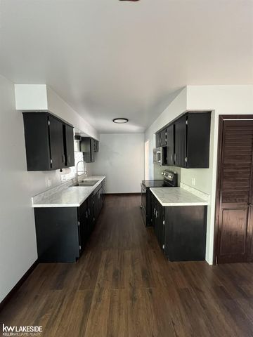 563 Metcalf Drive, Imlay City, MI 48444