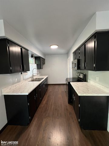 563 Metcalf Drive, Imlay City, MI 48444