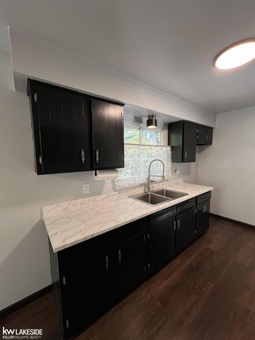 563 Metcalf Drive, Imlay City, MI 48444