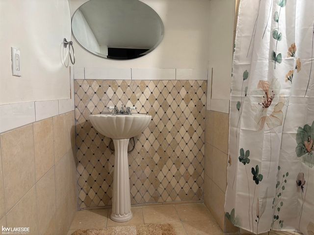 563 Metcalf Drive, Imlay City, MI 48444