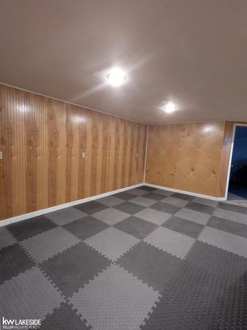 563 Metcalf Drive, Imlay City, MI 48444