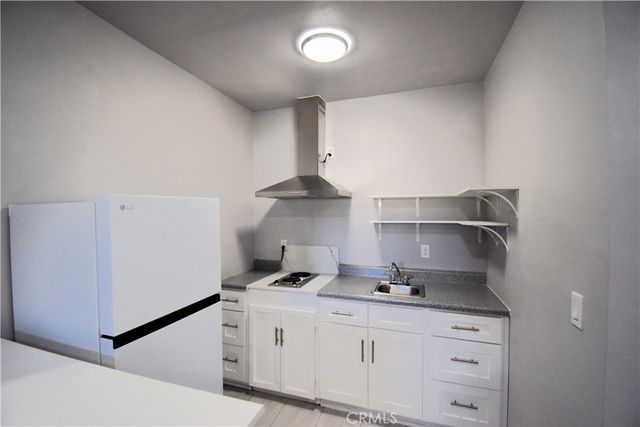15414 Kinzie Street, North Hills, CA 91343