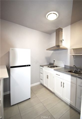 15414 Kinzie Street, North Hills, CA 91343
