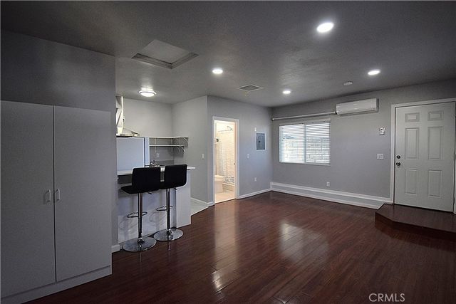 15414 Kinzie Street, North Hills, CA 91343
