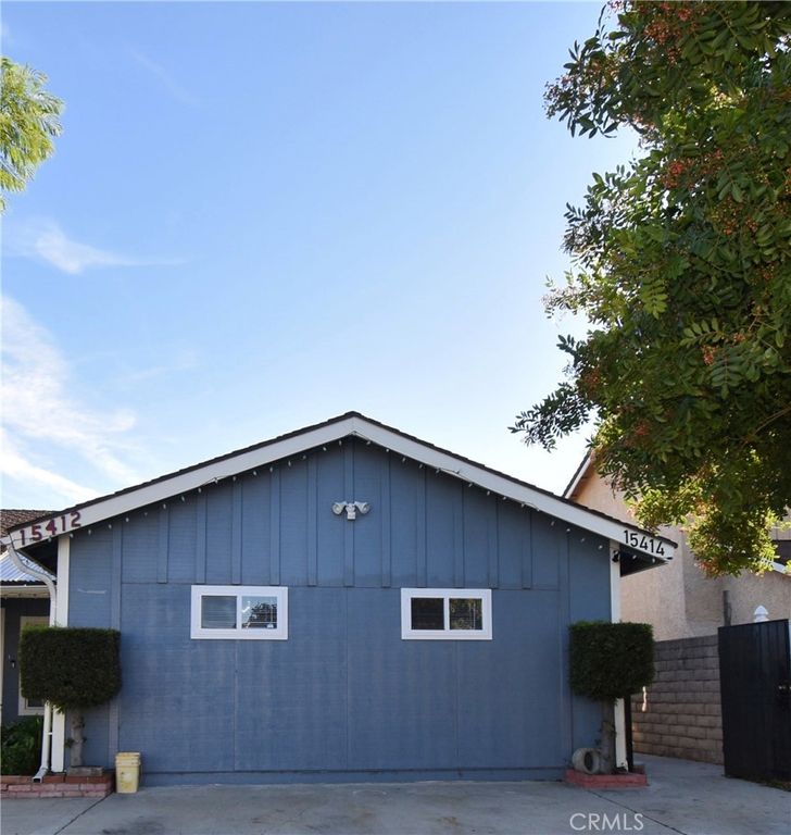 15414 Kinzie Street, North Hills, CA 91343