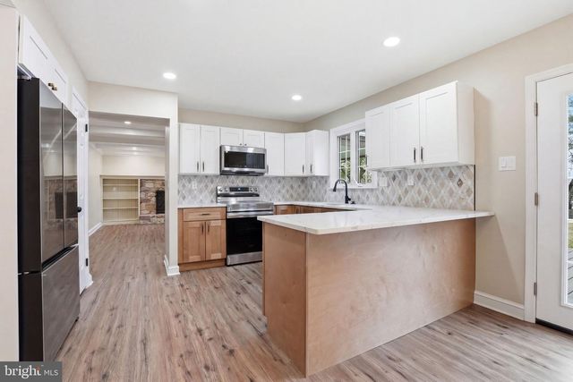 16 RUCKER RD, Richboro, PA 18954