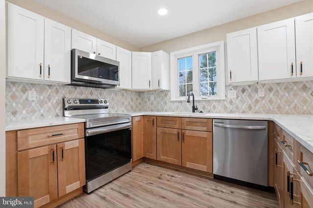 16 RUCKER RD, Richboro, PA 18954