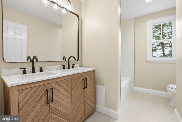 16 RUCKER RD, Richboro, PA 18954