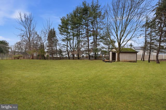 16 RUCKER RD, Richboro, PA 18954