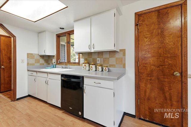 1820 N Kristen Way, Meridian, ID 83646