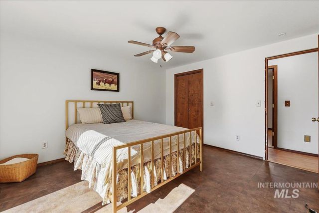1820 N Kristen Way, Meridian, ID 83646
