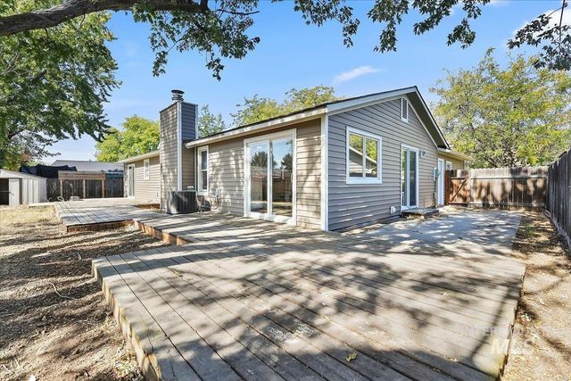 1820 N Kristen Way, Meridian, ID 83646