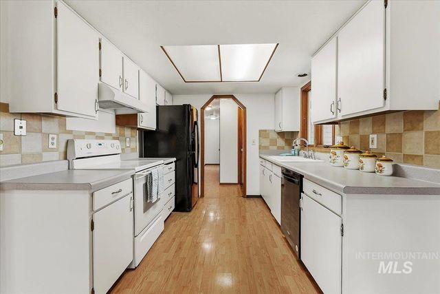 1820 N Kristen Way, Meridian, ID 83646