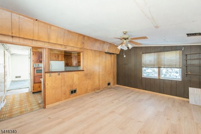 35 Beechwood Dr, Wayne Twp., NJ 07470