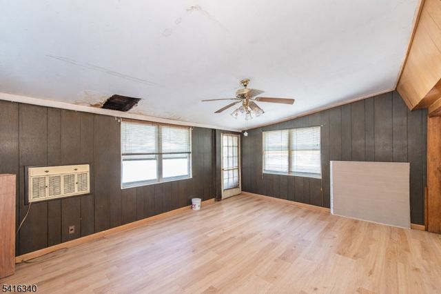 35 Beechwood Dr, Wayne Twp., NJ 07470