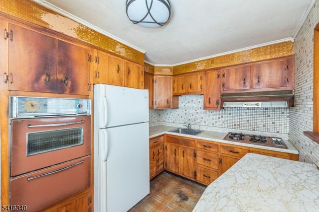 35 Beechwood Dr, Wayne Twp., NJ 07470