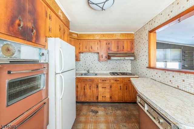 35 Beechwood Dr, Wayne Twp., NJ 07470