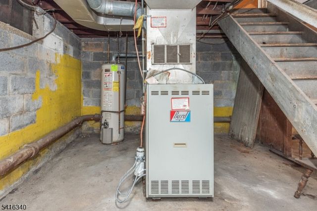 35 Beechwood Dr, Wayne Twp., NJ 07470