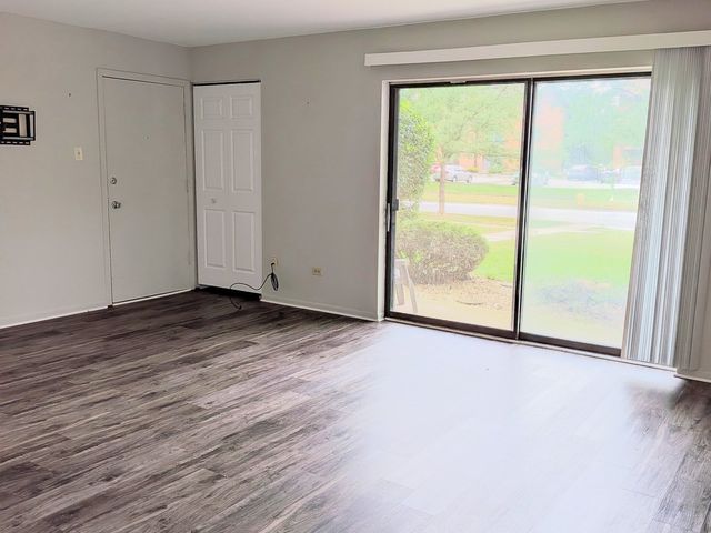 9817 Treetop Drive 1A, Orland Park, IL 60462