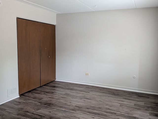 9817 Treetop Drive 1A, Orland Park, IL 60462