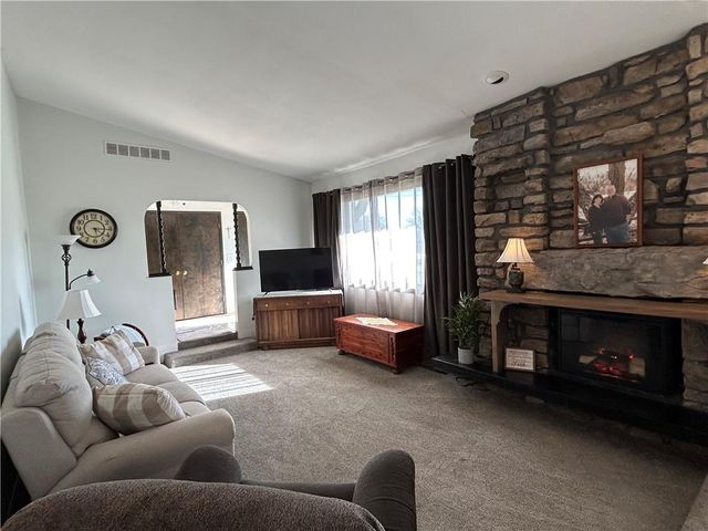 2405 S Stilwell Street, Pittsburg, KS 66762