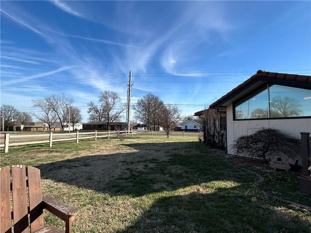 2405 S Stilwell Street, Pittsburg, KS 66762