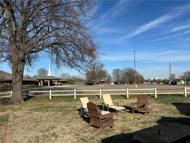 2405 S Stilwell Street, Pittsburg, KS 66762