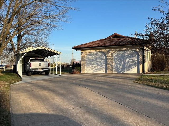 2405 S Stilwell Street, Pittsburg, KS 66762