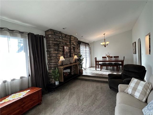 2405 S Stilwell Street, Pittsburg, KS 66762