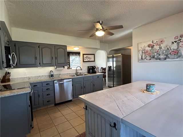 2405 S Stilwell Street, Pittsburg, KS 66762