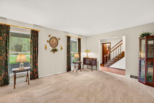8757 Stoneyway Court NW, Pickerington, OH 43147