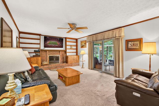 8757 Stoneyway Court NW, Pickerington, OH 43147