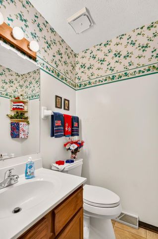 8757 Stoneyway Court NW, Pickerington, OH 43147