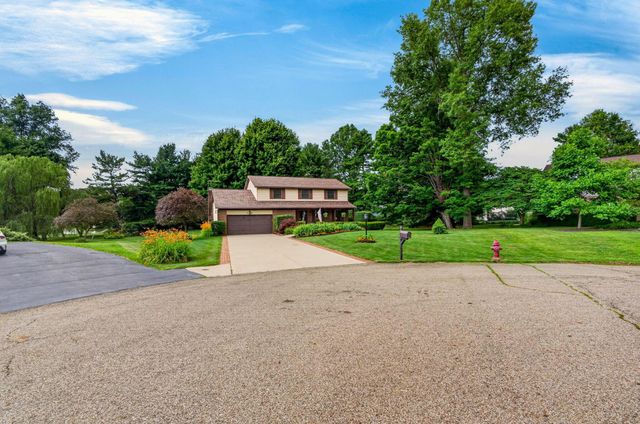 8757 Stoneyway Court NW, Pickerington, OH 43147