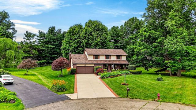 8757 Stoneyway Court NW, Pickerington, OH 43147