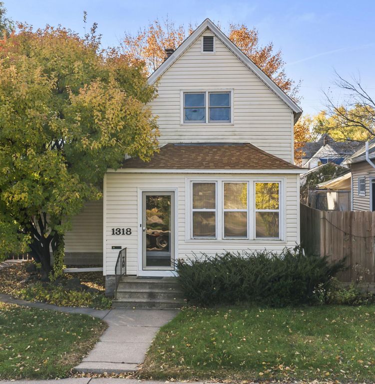 1318 Taylor Avenue, Saint Paul, MN 55104