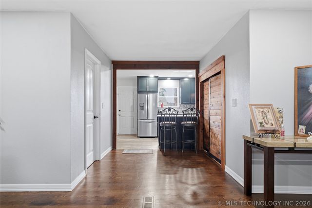 204 E J Street, Jenks, OK 74037