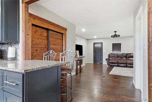 204 E J Street, Jenks, OK 74037