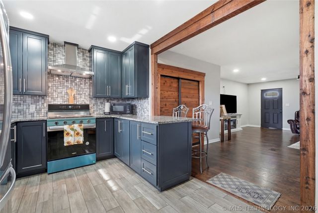 204 E J Street, Jenks, OK 74037