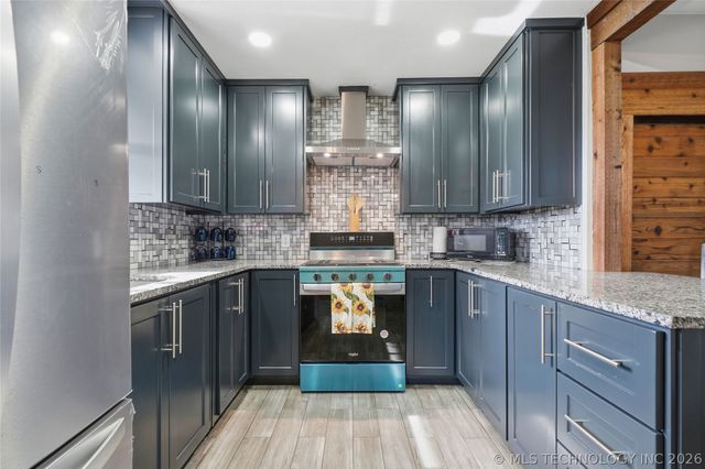 204 E J Street, Jenks, OK 74037