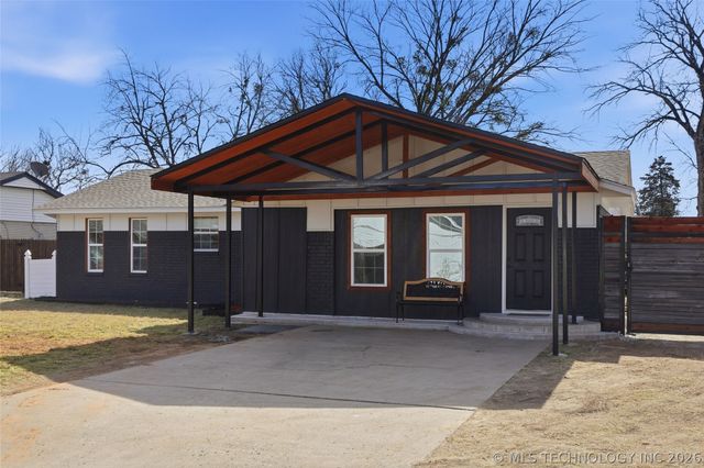 204 E J Street, Jenks, OK 74037