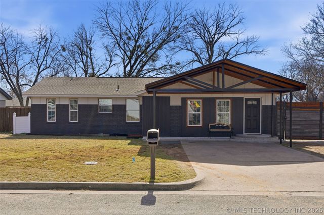 204 E J Street, Jenks, OK 74037