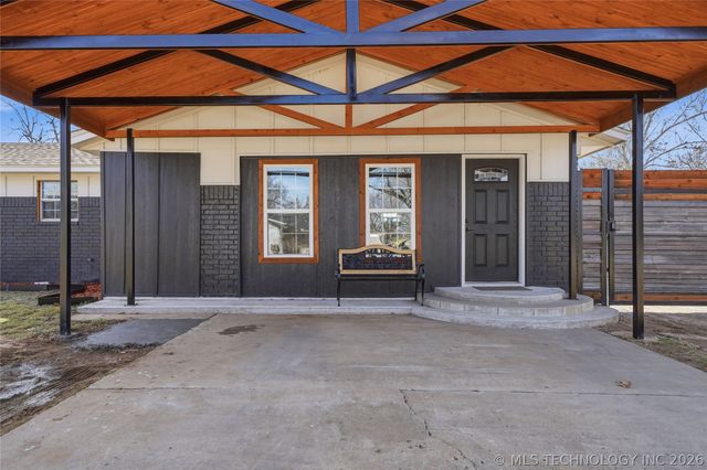 204 E J Street, Jenks, OK 74037